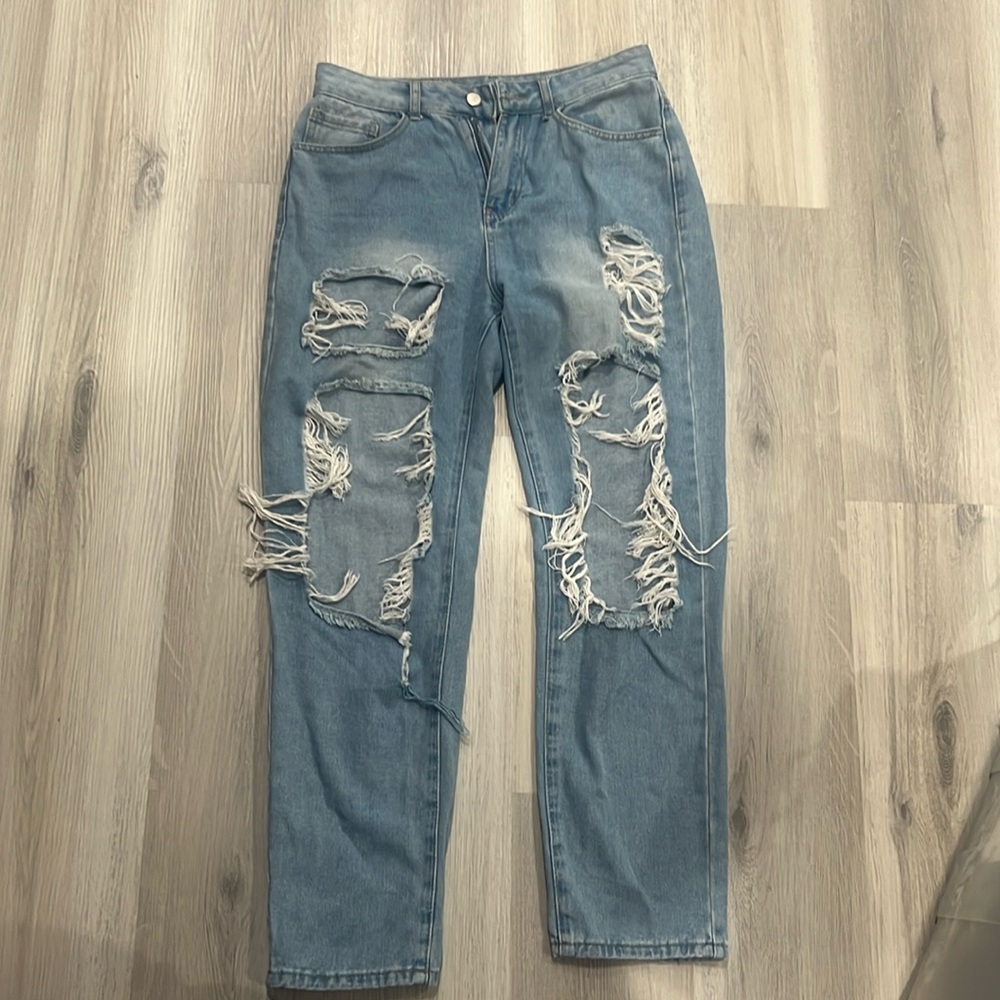 Ripped Boyfriend Jeans